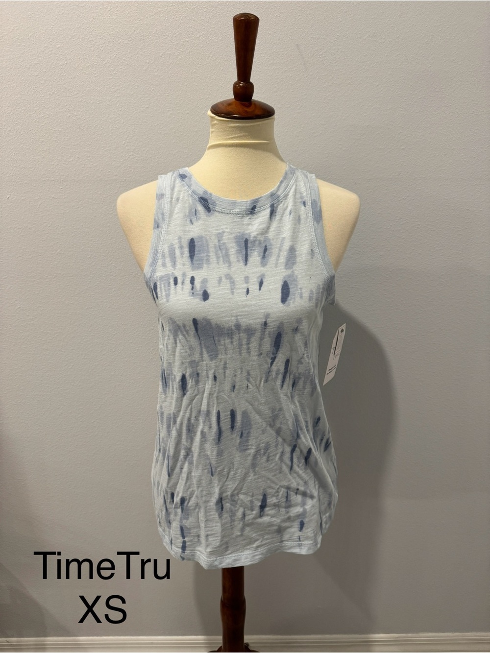 Time and Tru Light Blue Tie-Dye Tank Top